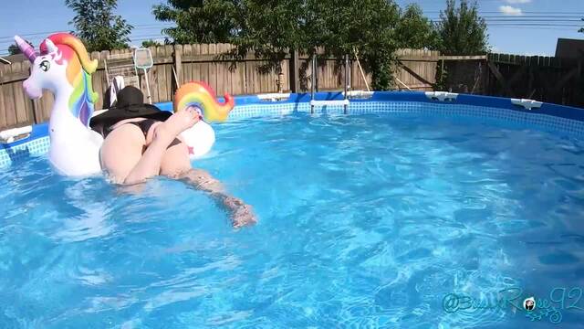 Cleaning The Pool video from BlackxRose92