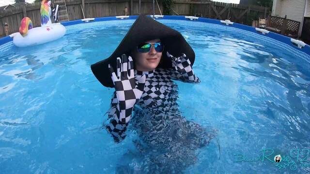 Swimming In My Fetish Clothing video from BlackxRose92