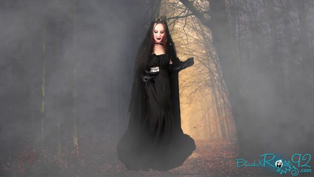 Dark Queen Enchants You To Orgasm video from BlackxRose92