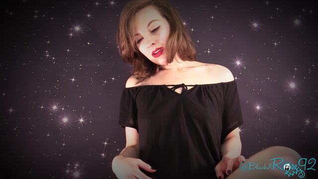 MILF Strip Tease video from BlackxRose92