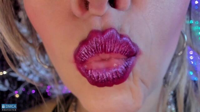 Purple Metallic Liquid Lipstick video from Petitemercy
