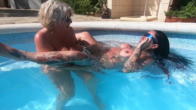 Cam Chey underwater double ender video from Camilla Creampie