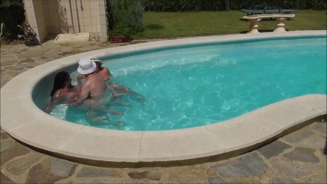 MFF Public Threesome in the Pool video from Camilla Creampie