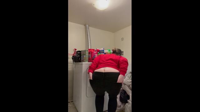Mom farts while doing laundry buttcrack out video from GreenEyedFreakyMom