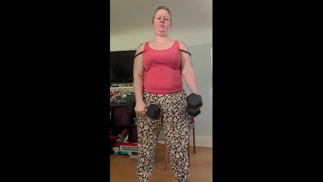 BBW Working out at home video from GreenEyedFreakyMom