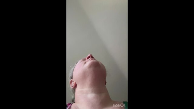 My second sneezing fetish video video from GreenEyedFreakyMom