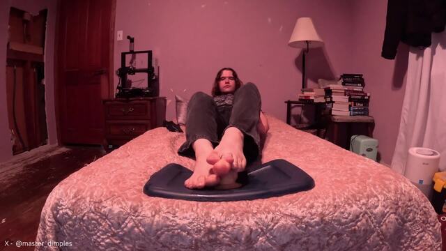 I give my dildo a footjob video