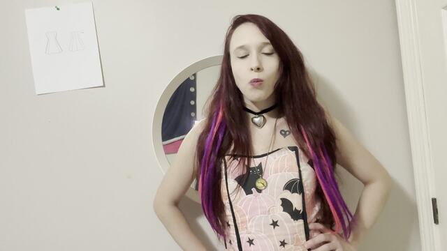 Sexy bubble blowing brat dirty talk video from EmoDream1998