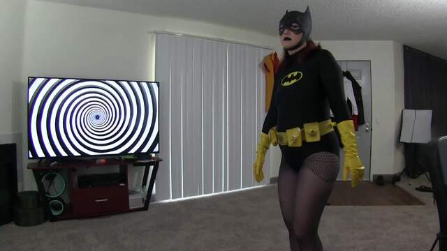Mesmerized Batgirls Handjob video from Evangeline Von Winter