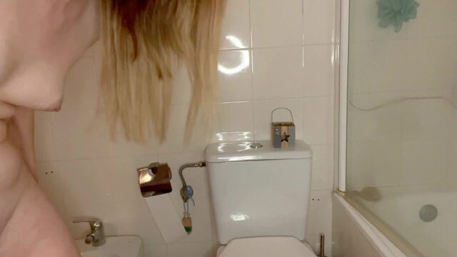 Toilet fetish pantyhose and heels video from Evelyn Jade