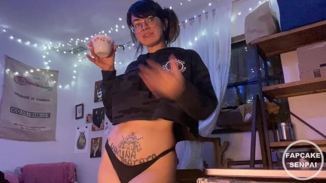 Pay Me to Be Hot While You Work Hard video from Fapcakesenpai