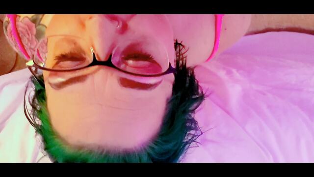 Facial loving MILF gets cum on glasses and loves it. video from Squirting Farrah Faucet