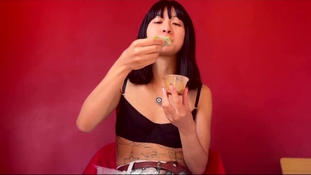 Breaking Kosher video from Felicity Azura