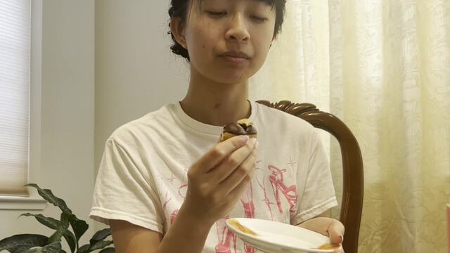 Donut Mukbang GFE video from Felicity Azura