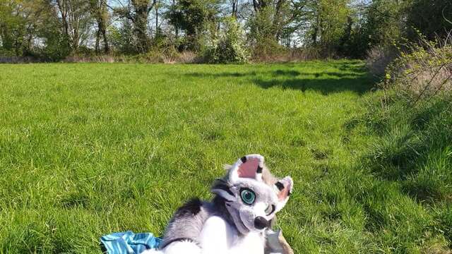 tuffed pussy on grass video from RubberDollFraya