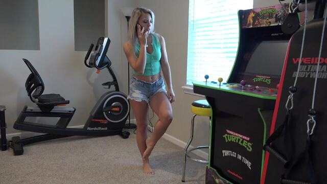 Taylor's Magic Top Freeze video from GG Fetish Media