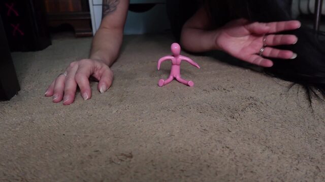 The Giantess Queen Descends video from Goddess Lizzie