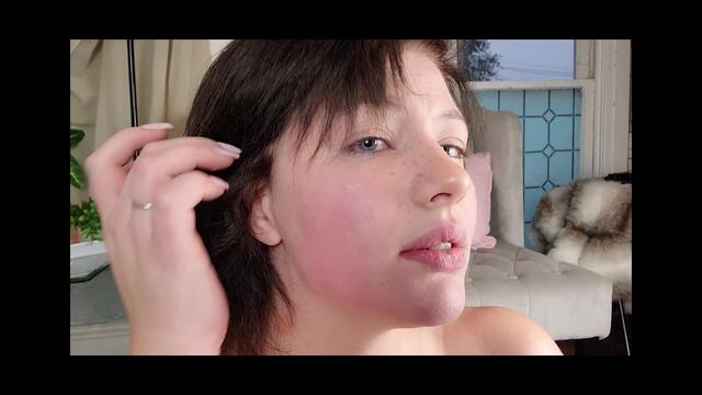 Self Face Slapping video from Anya Ivanovna