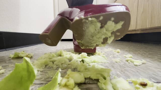 Heels v Apple video from Gwen Gale