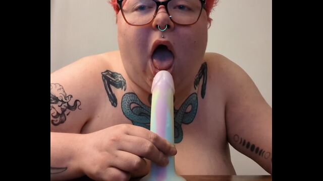 Dildo Sucking w/audio video from Ghoul