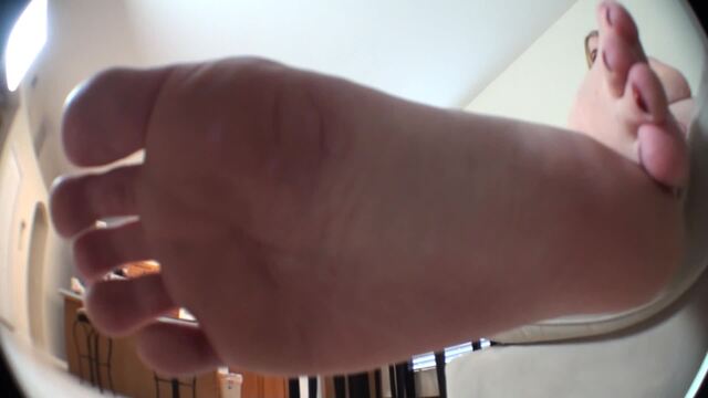 A Simple Foot Pose video from HerFeetClips