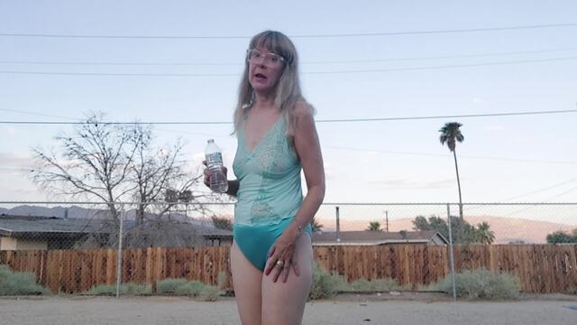 Model Pee video from Jamie Foster