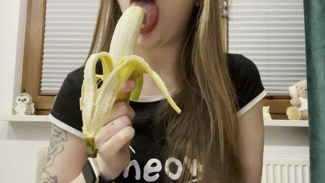 Sexy banana video from Keiiiti