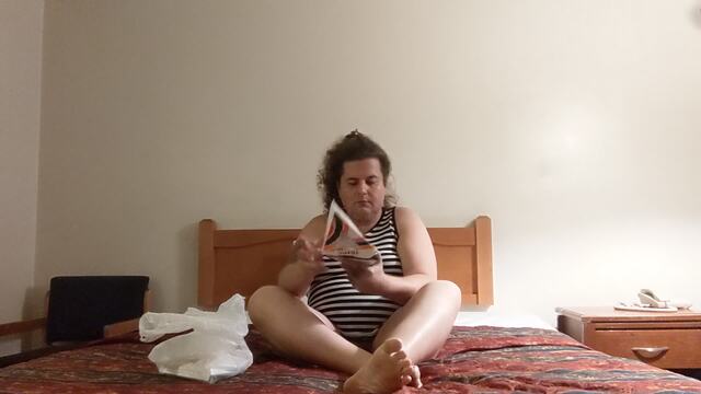 Piggy eating pizza video from 