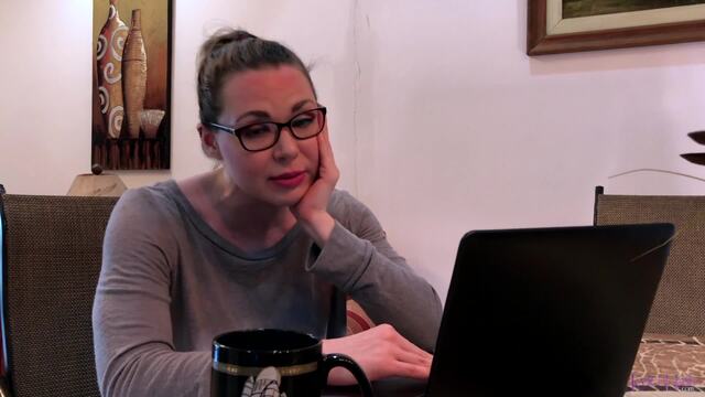 Business Step-Mom Bimbofied video from Kylee Nash