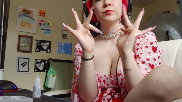 giving myself a manicure video from Lilredvelvet