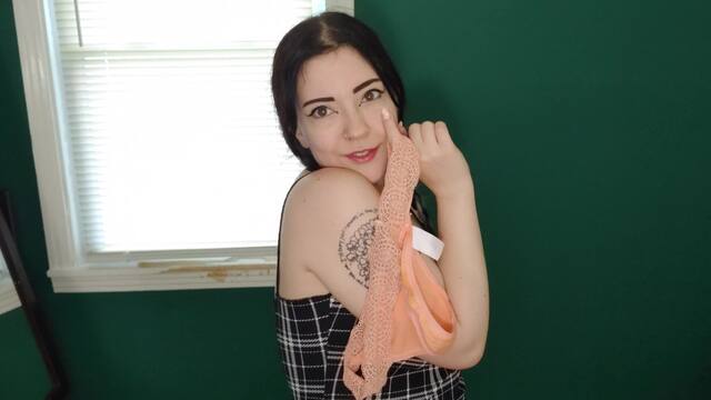 embarassed naked female photoshoot video from Lilredvelvet