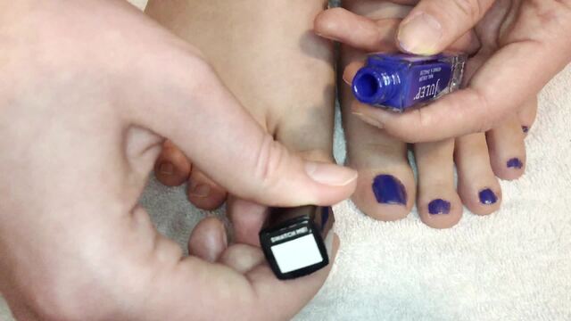 Polish Removal & Repainting ASMR video from Lola LaCroix