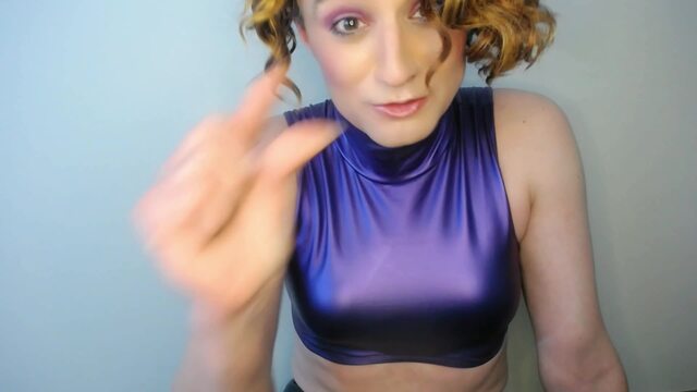 Six Inches and Smaller video from LolaMinaj