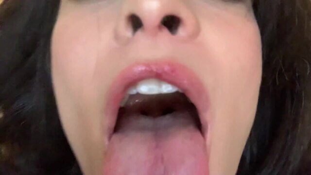 I eat a Bug video from LuxxxTheFox