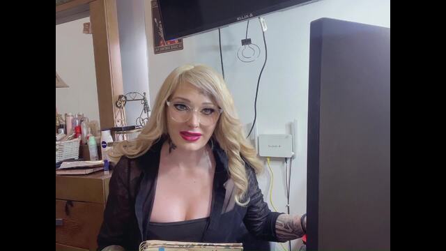 Mindless Bimbo Therapy video from Meganluv69