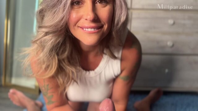 Footjob BG video from Milfparadise