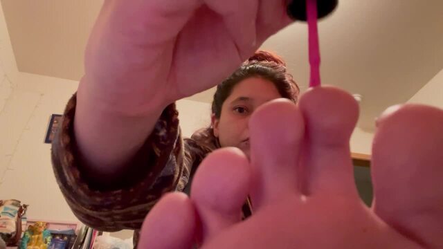 Painting Toes video from HosieM