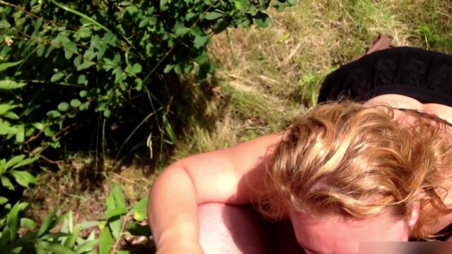 Sucking the photographer video from Nikki Holland