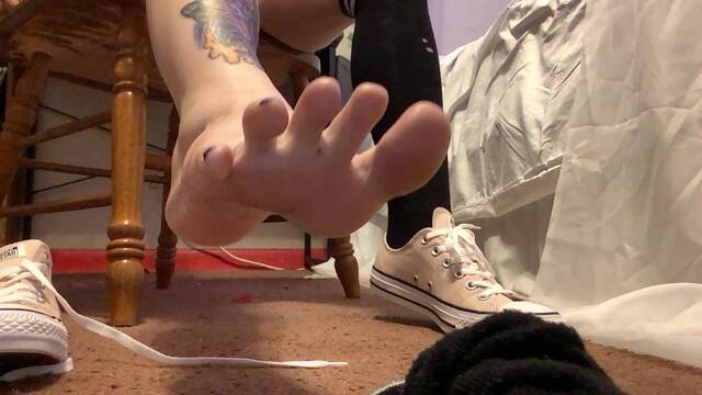 Pink Converse Prison video from Princess Claudia