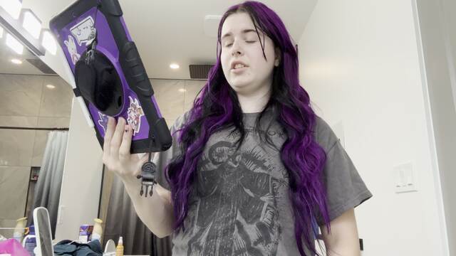 I'm Hotter Than Your Girlfriend - But I'll Play Along Since You Asked video from Ravensugar