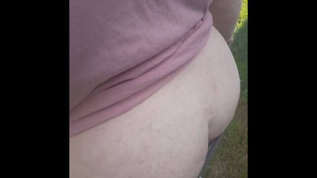 My frontyard video from Sexyblueeyez258