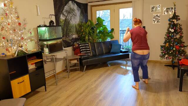 Housewife's Buttcrack Exposed While Mopping: Christmas Edition video from SinSpice
