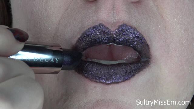 Dark Lipstick video from SultryMissEm