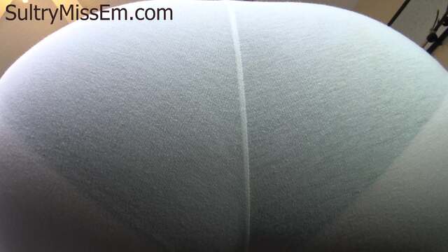 Facesitting with panty lines video from SultryMissEm