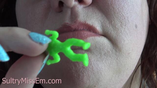 Giantess shrinks men and chews on them video from SultryMissEm