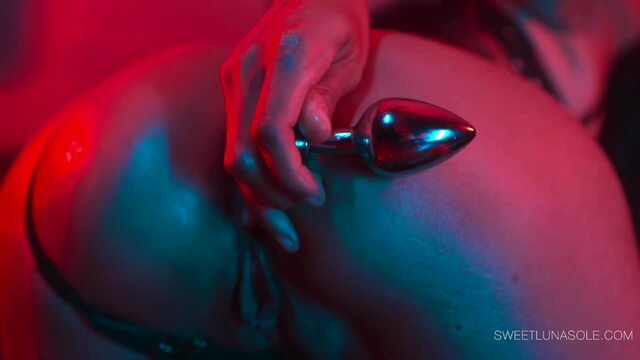 Vibe with me video from Luna Sole