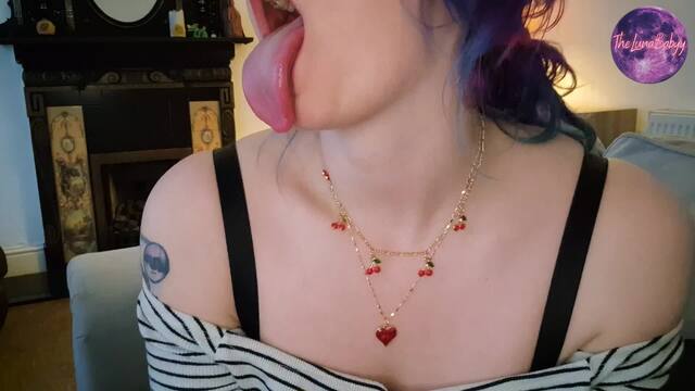Best Friend Tongue Tease 2 video from TheLunaBabyy
