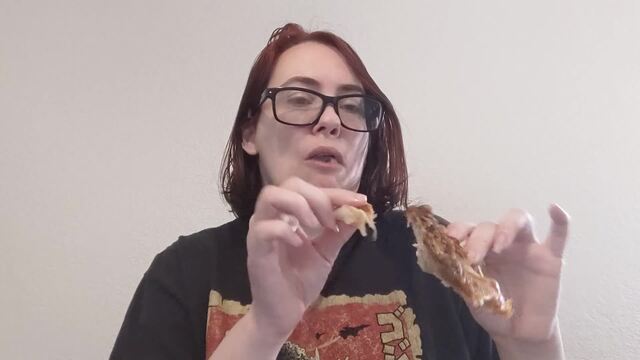 eating fried chicken with greasy fingers video from Blacklipstick