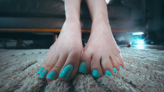 QUICKIE: Begging To Be Destroyed By A Giantess's Feet video from 