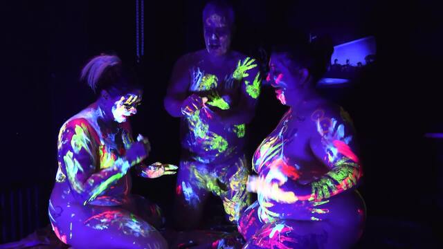 UV Paint & Messy fun video from Cheyenne Rose